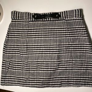 Zara houndstooth black and white woven mini skirt